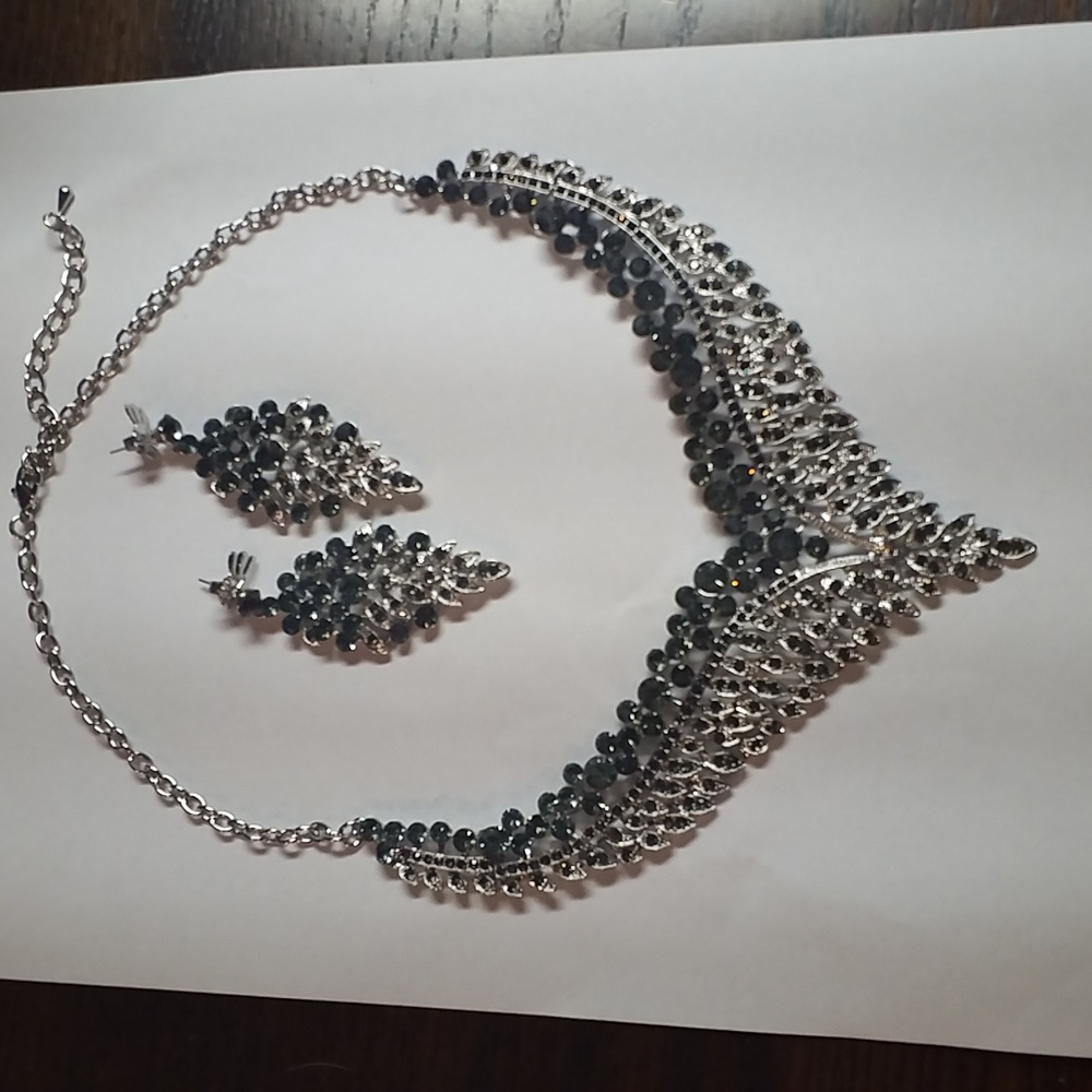 Lovely Crystal Bib Collar Necklace With Matching Long Dangle Earrings.